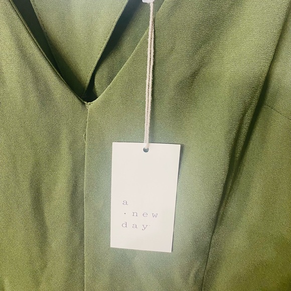 Beachcore V-Neck Sleeveless Jumpsuit  Romper Size M Green A New Day Casual core - Picture 3 of 6